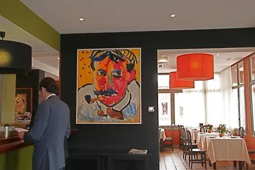 La Del Rancho Hotel *