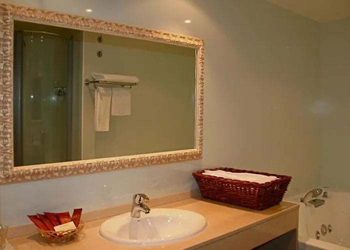 Hotel La Del Rancho *